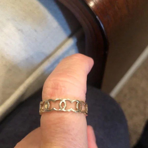 CHANEL Golden Ring - Picture 4 of 9